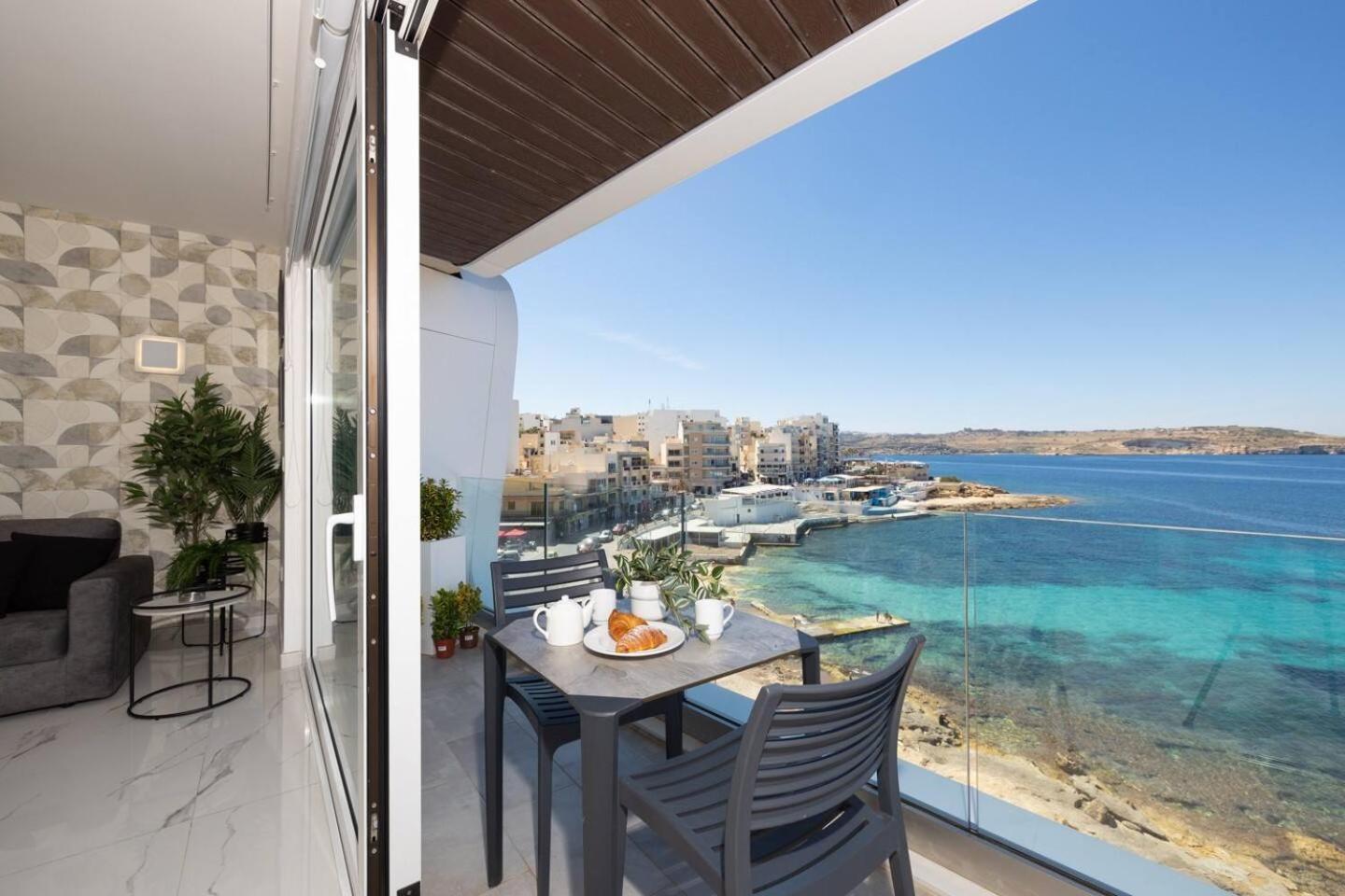 Ivory Suite Seafront With Views!- Fl 15 By Homely 세인트폴스베이 외부 사진